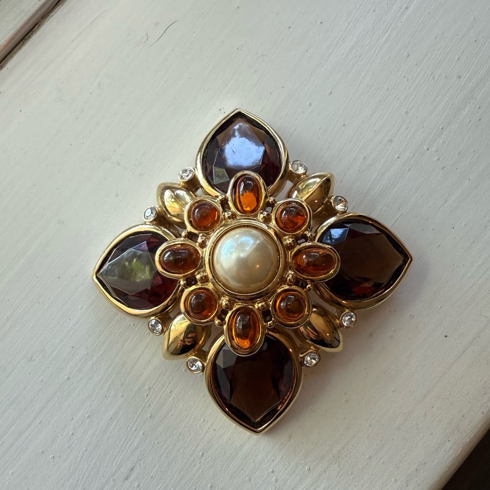 Joan Rivers Gold and Amber Brooch - Picture 2 of 7